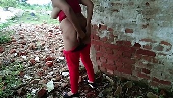 Bhabhi'S Big Ass Gets Fucked In The Jungle