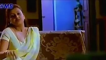 Indian Aunty With Big Boobs And Teen Big Tits Gets Hottest