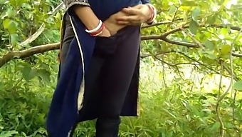 Desi Aunty In Public Outdoor Sex With Big Boobs