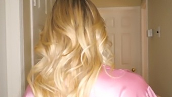 Hd Solo Video Of A Hottie Using A Butt Plug For Self-Pleasure