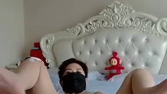 Older Asian Lady Seeks Sexual Connection
