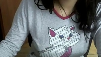 Homemade Video Of A Charming Turkish Cam Model
