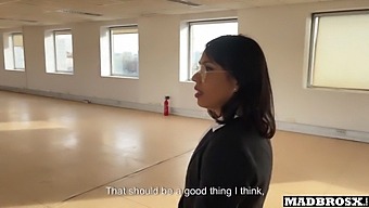 Amateur Teen Gets Fucked In The Toilet For A Real Estate Sale
